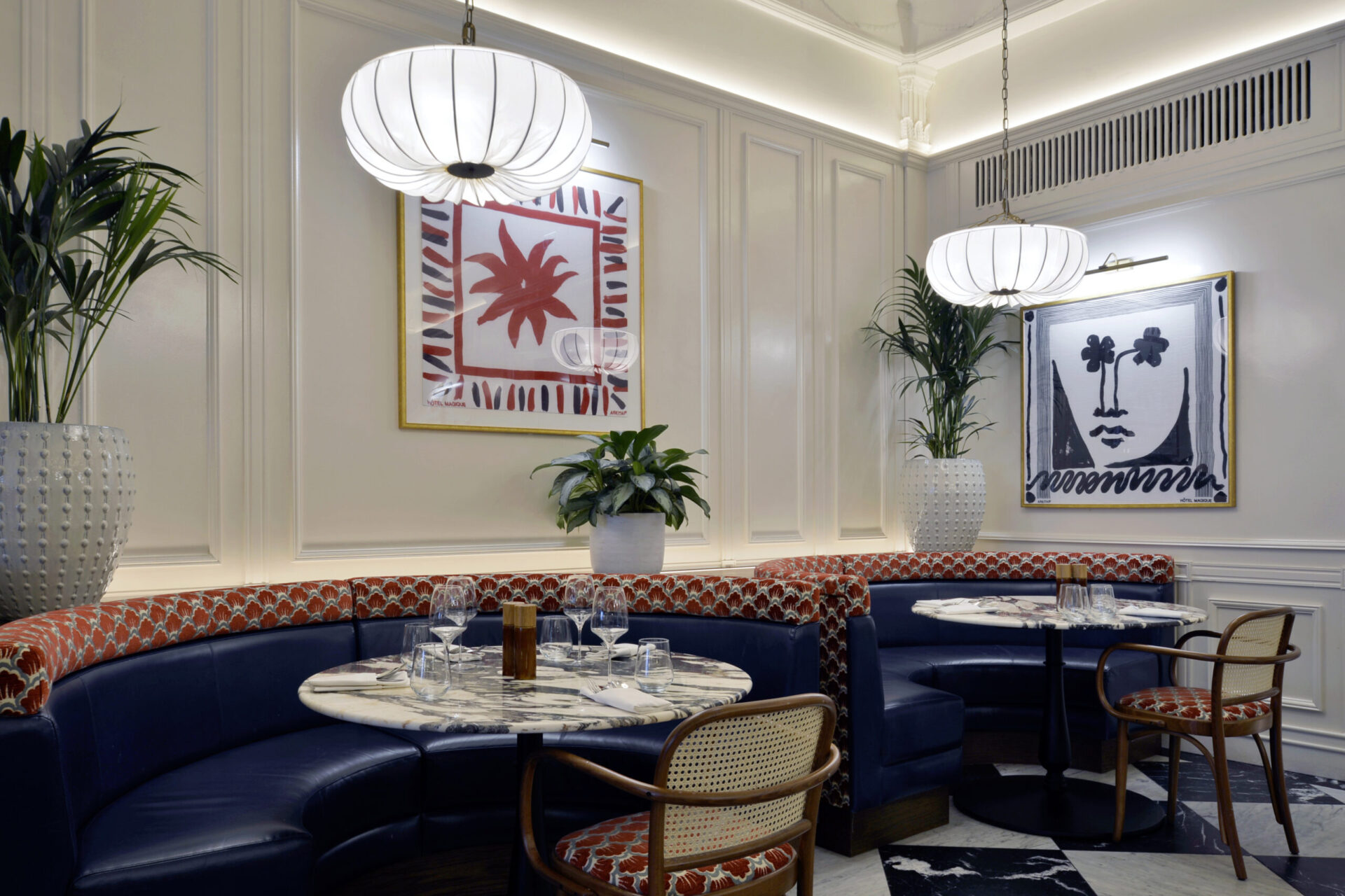 Elegant Dining interior design at Le Petit BeefBar Restaurant Edinburgh inside Hotel Intercontinental the George